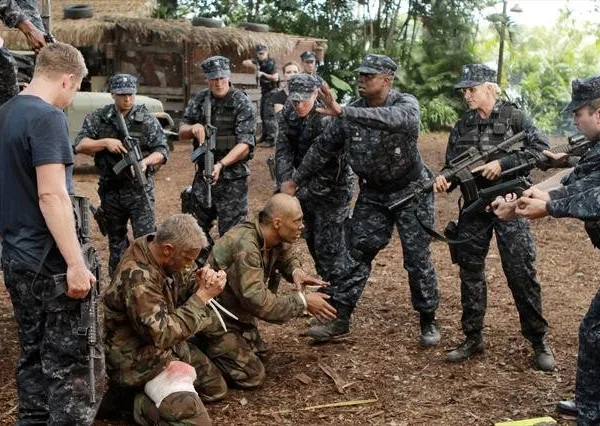 Last Resort Episode 2 Review - "Blue on Blue" 6