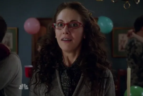 Community Season 4, Episode 12 Review - "Heroic Origins" 1